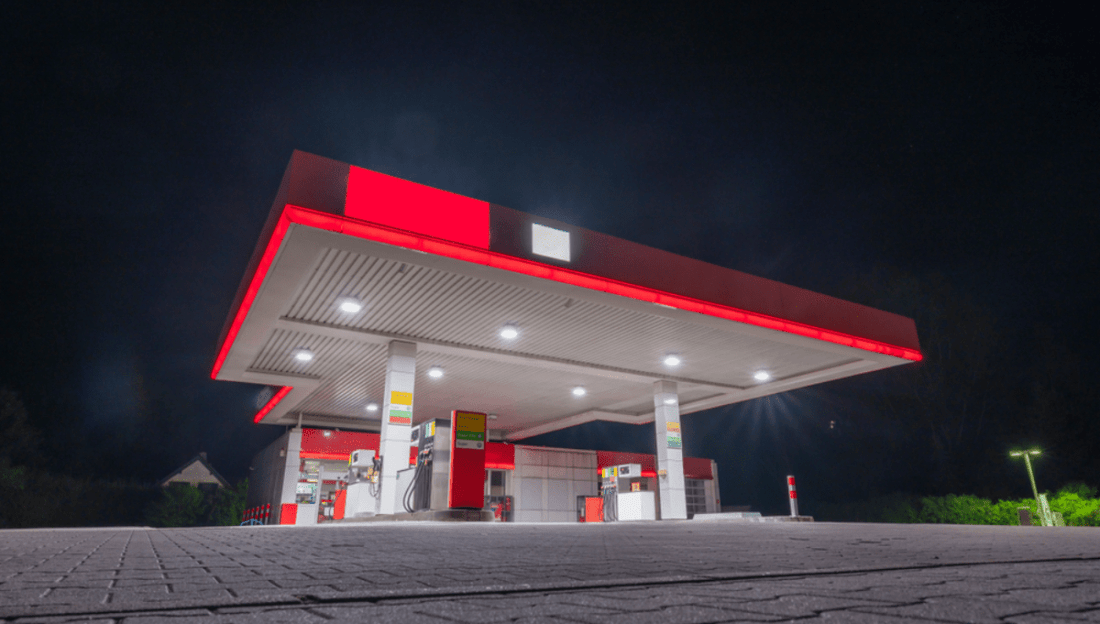 How to Choose Canopy Lights for Gas Station Lighting? - LEDMyPlace