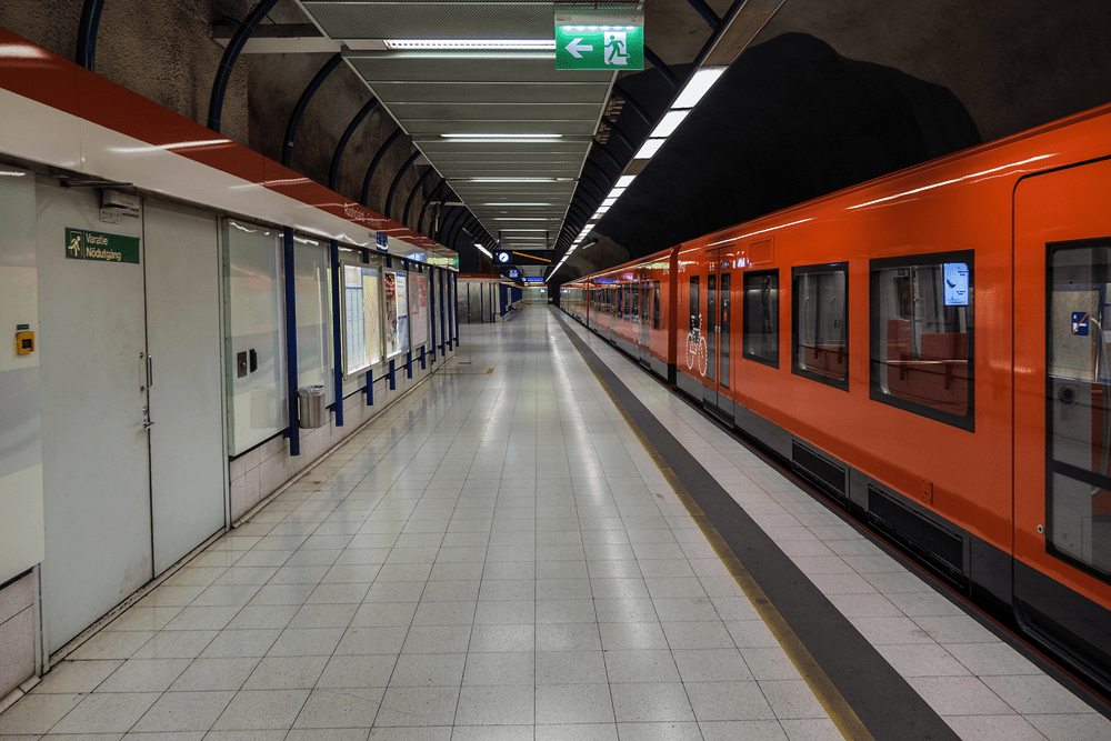 LED Tube vs LED Integrated Tube - LEDMyPlace