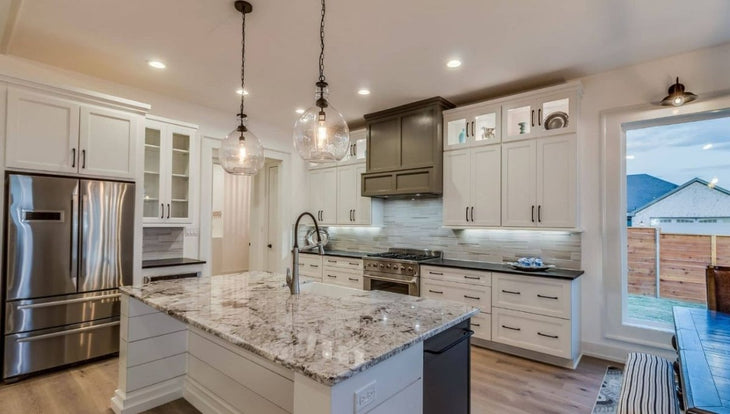 What is a Good Light Fixture for a Kitchen?